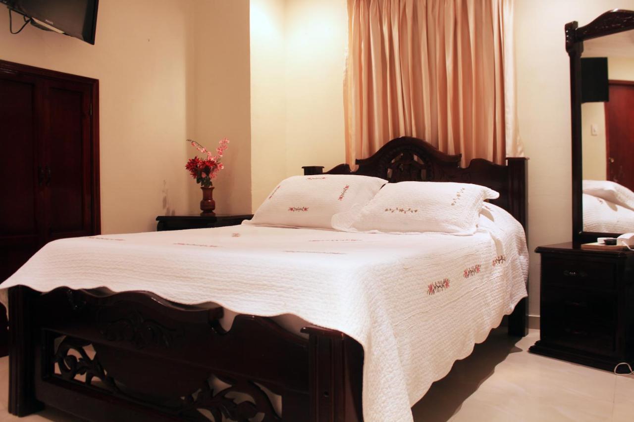 Hotel Sol Del Este Cartagena Exterior photo